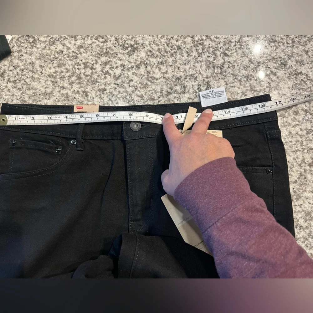Levi’s Demi Curve Women’s 14M/32 Classic Rise Bootcut Black Jeans NEW - Picture 2 of 10